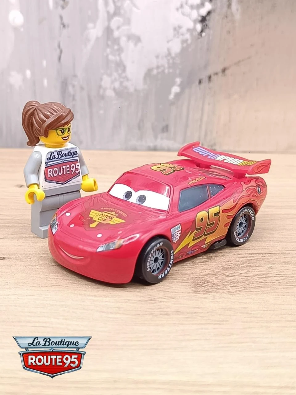 Voiture Cars Flash McQueen - Jouet neuf (CDS07)
